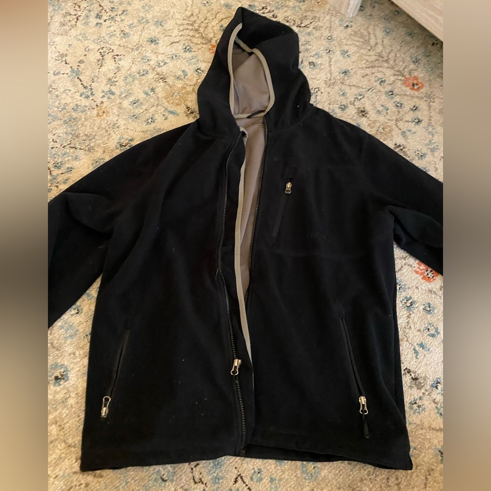 Black men’s Cabela’s jacket